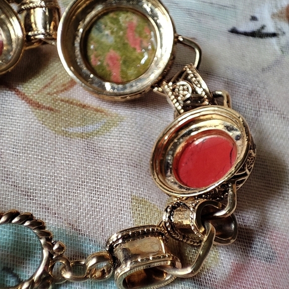 Unakite Stone Bracelet and Pierced Earrings Brass Tone Setting EUC Vintage - Picture 6 of 14